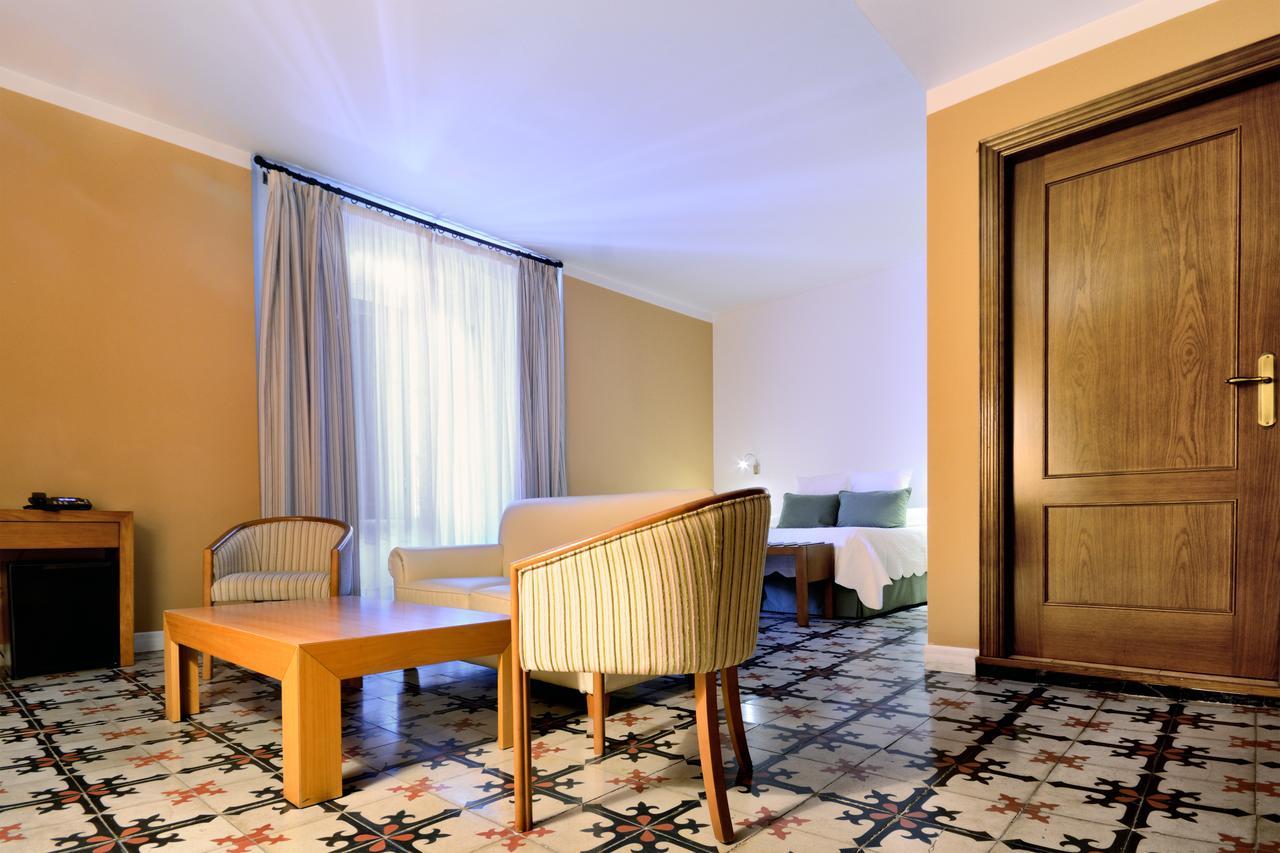 Hotel Ahc Palacio Coria Cória Exterior foto